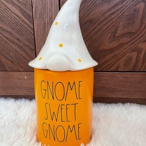 Rae Dunn topper candle